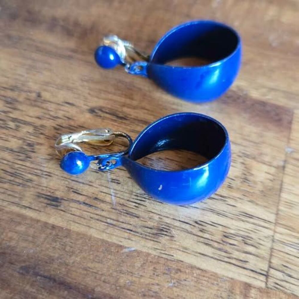 Vintage Blue Painted Metal Loop Dangle Clip-On Earrings 1.5”